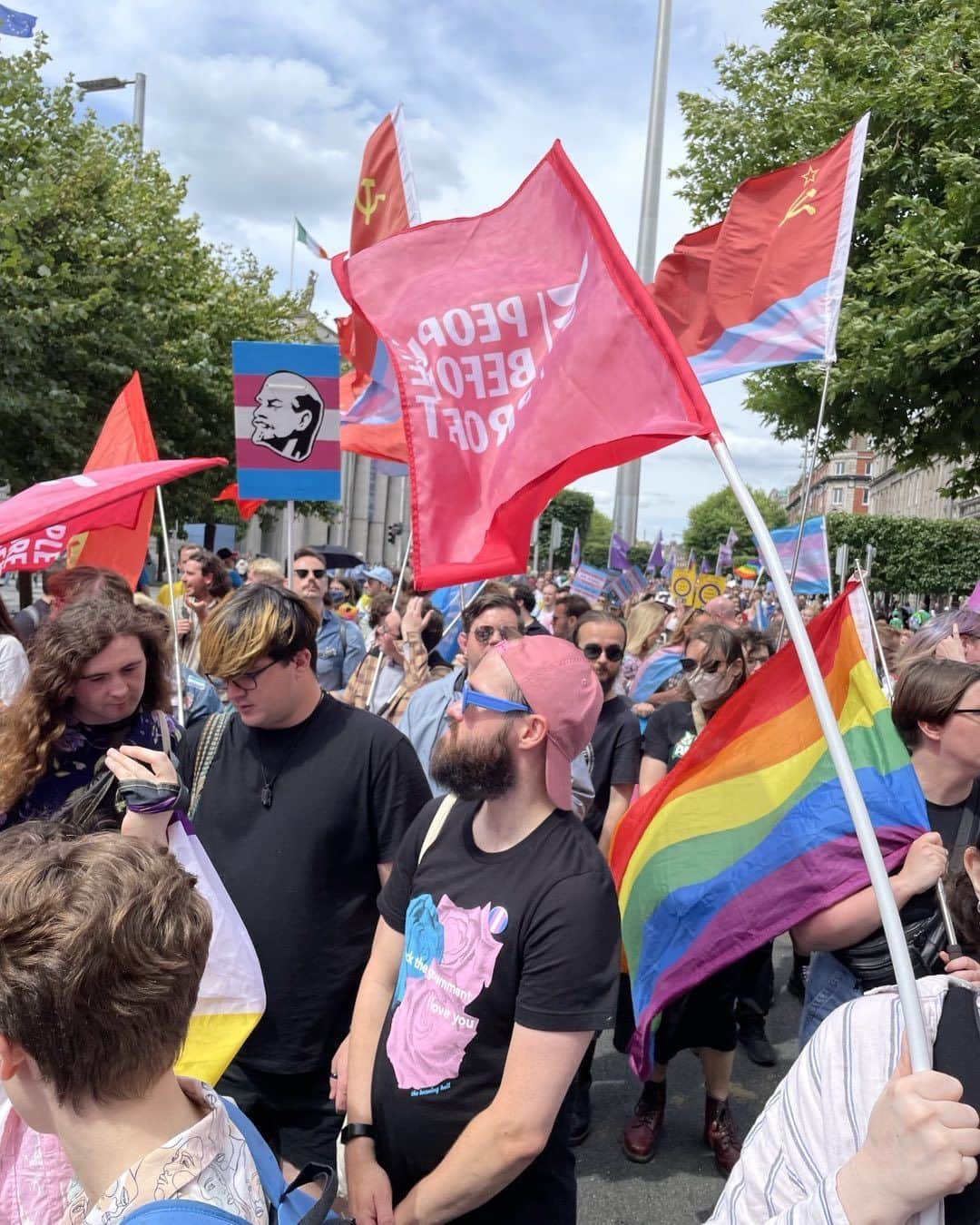 リアム・カニンガムのインスタグラム：「Huge turnout at the March for solidarity. Delighted to be there! #transrights」