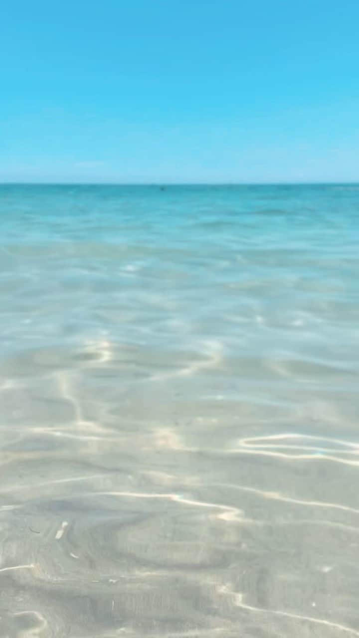 黒木桃子のインスタグラム：「Anvayaさん、とっても気持ちのいいビーチリゾート🤍☀️🏖️🍉 ルソン島にこんな素敵なリゾートがあるなんて知らなかった。。！ 1日まったり過ごして、今夜は益々よく眠れそう🙏🩵ありがたや。  #anvayacove #beach #pool」