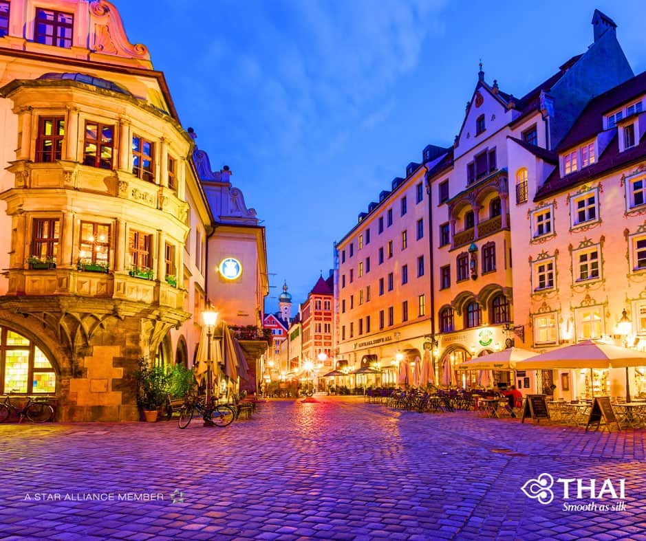 タイ航空のインスタグラム：「Discovering the magic of Munich at Hofbrauhaus! 🍻✨ From the lively Bavarian music to the delicious pretzels and frothy steins of beer, this iconic spot has it all. Join me on a virtual journey as we delve into the heart of Munich's beer culture.   Fly THAI to Munich 🇩🇪  Book Flights from Bangkok  to Munich  with  Thai Airways from  THB32,820*  Book now 👉 thaiairways.com or click link our bio. *Terms and conditions apply.  #thaiairways #smoothassilk #munich #germany #tg  #Hofbrauhaus #MunichBeerCulture #AuthenticGermanExperience」