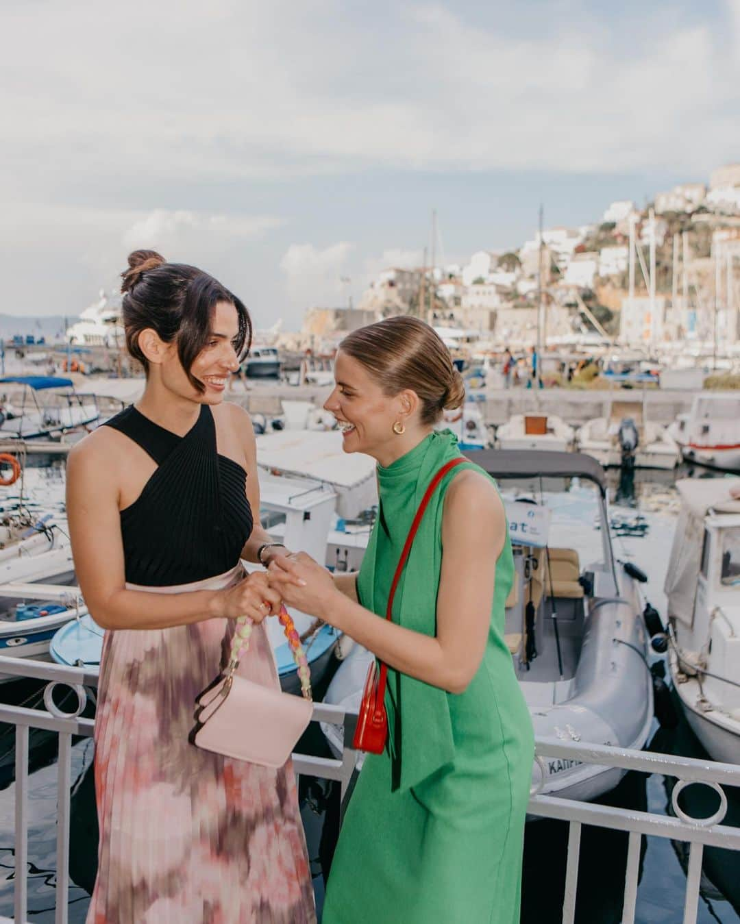 Ted Bakerさんのインスタグラム写真 - (Ted BakerInstagram)「A day trip to Hydra with @toniasotiropoulou , the perfect way to start off summer with @tedbaker   #Ad #TedBaker #PostcardsFrom  📽️ @rollingscorpio @tasoka_kouki  📷 @billoshnookums  Sound @daphnefarazi Mua @panagiotis.karakasis  Hair @iliaskoutsaftikis」7月8日 23時44分 - tedbaker