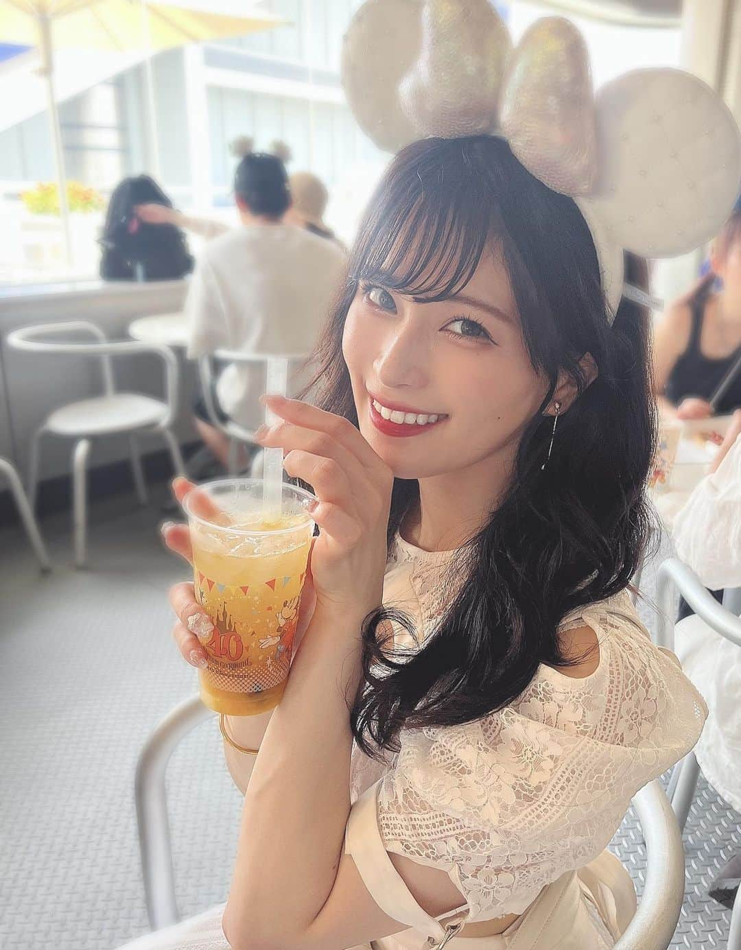 田北香世子さんのインスタグラム写真 - (田北香世子Instagram)「食べたかったやつ大体食べた！😋 ブリュレ風チュロスとミッキーマカロンが特に好き🍦  #ディズニー #ディズニーコーデ #ディズニーランド #ディズニーランドグルメ #ディズニーカチューシャ #うきわまん」7月9日 0時01分 - kayoko_takita