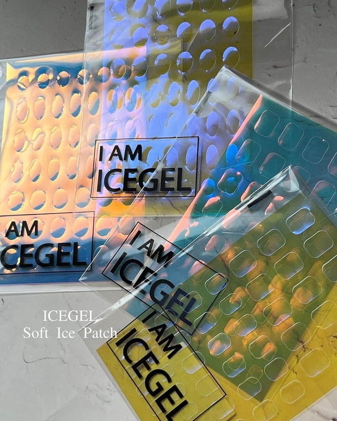 Icegel Nailさんのインスタグラム写真 - (Icegel NailInstagram)「여름에는 우루우루 #얼음네일 두께감 없이 얇은 #소프트패치  손톱형태에 맞춰서 컷팅까지 되어 있는 씬 패치! 아이스젤 소프트패치!  Repost @icegel_japan ・・・ Repost @atelier_t_style ・・・ 🪞✨🪞✨🪞  ICEGEL  Soft Ice Patch  The Classic Gel Sunset Glow Powder GW-18  I use all icegel products 💅  @icegelnail @icegelkorea  @icegel_japan  @icegel_global   #icegel #icegelnail #icegeljapan #ミラーネイル #うるうるネイル #氷ネイル #夏ネイル #オーロラフィルム #オーロラネイル #透明感ネイル #韓国ネイル  #nail #nails #네일아트 #패션 #네일디자인 #instagood #fashion #凝胶美甲 #指甲 #美甲 #光療指甲 #美フォルム」7月8日 23時57分 - icegelnail
