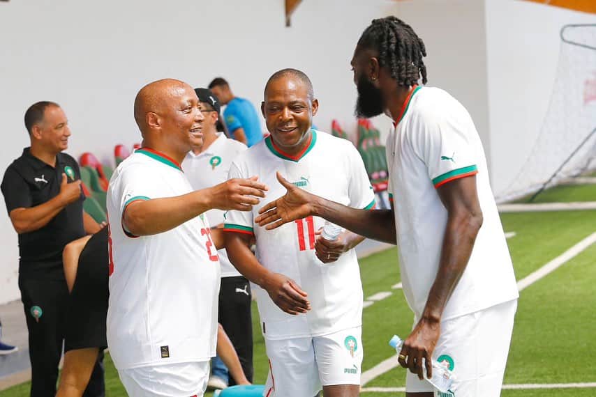 エマニュエル・アデバヨールのインスタグラム：「SEA ~ It’s an honor to be in Morocco playing and discussing the future of African football among legends of the game.  #CAF #morocco #sea」