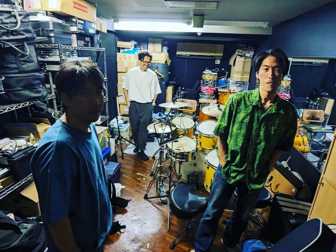 渡邊忍さんのインスタグラム写真 - (渡邊忍Instagram)「‎STUDIO OLIVE PRESENTS ‎ASPARAGUS ‎"ACOUSTIC風 ONEMAN LIVE" in 横浜天王町STUDIO OLIVE スタジオライヴでしか味わえない空気感がとってもゴキゲンで楽しかった🤪💫 遊びに来てくれてありがとう！」7月9日 0時27分 - watanabeshinobu