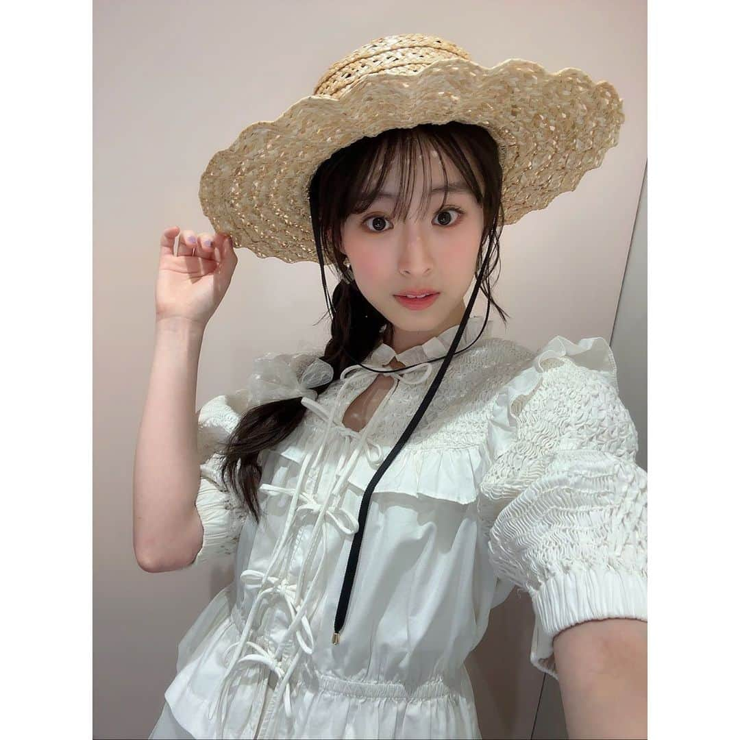 井本彩花さんのインスタグラム写真 - (井本彩花Instagram)「． 7月7日(金)発売 「Duet」  トップス／ @seanewyork   パンツ／ @labelleetude_official」7月9日 0時29分 - imoto_ayaka_official