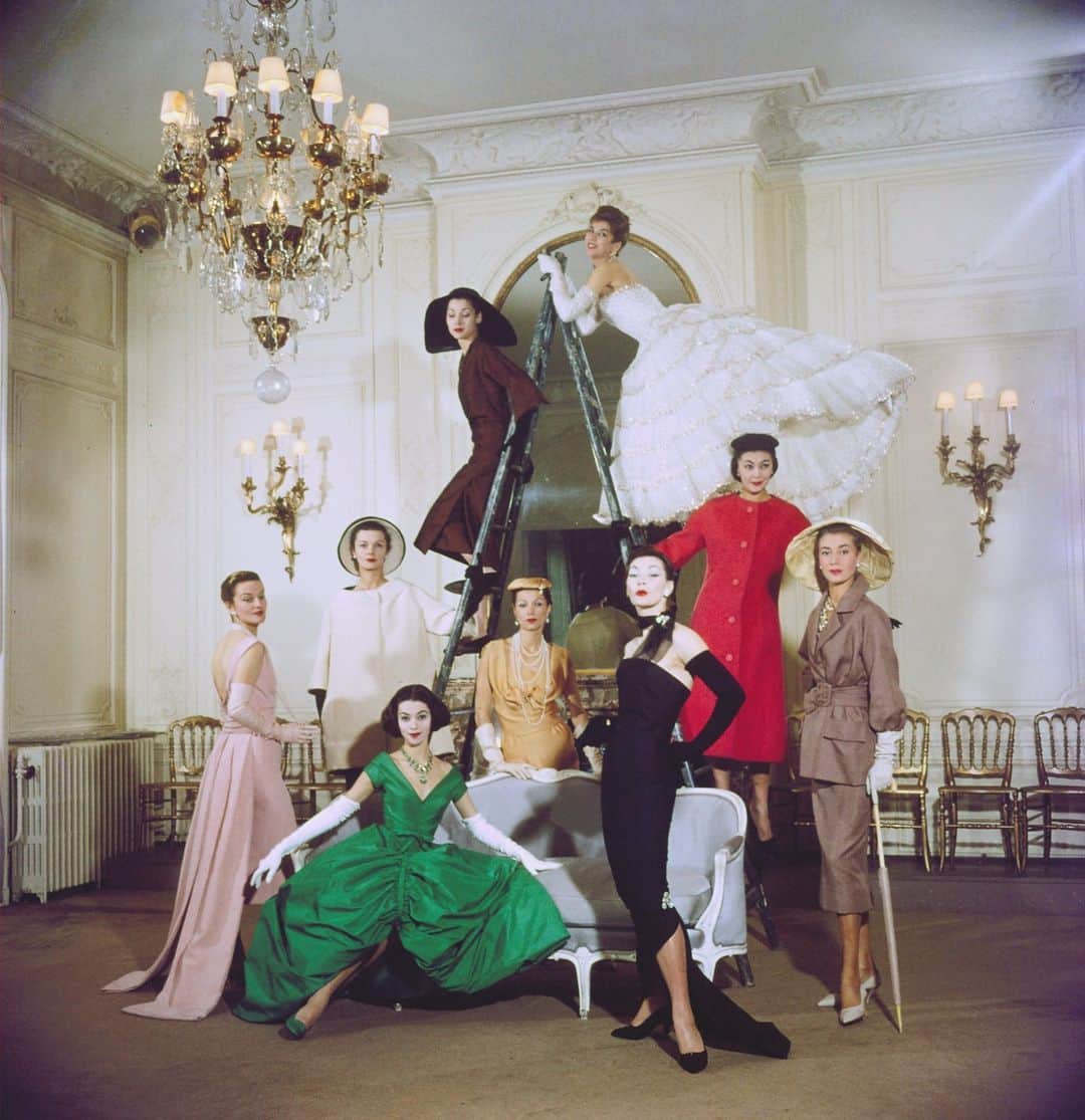 lifeのインスタグラム：「Models posing in a new Christian Dior collection, 1957.   (📷 Loomis Dean/LIFE Picture Collection)   #LIFEMagazine #LIFEArchive #LoomisDean #1950s #Fashion #SaturdayStyle #ChristianDior #Modeling」