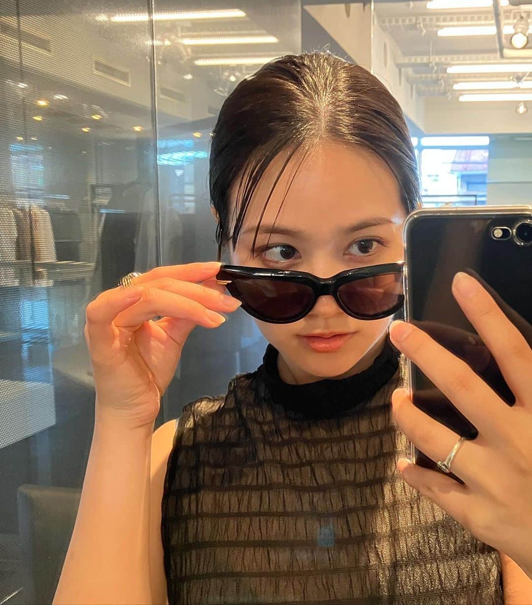 のインスタグラム：「長屋さんカラー🩵 奥様ご出産後初ー！ 赤ちゃん可愛すぎて癒されました👶🏻❤️‍🔥 透明感ある黒🐦‍⬛🩶 ありがとうございます！！！」