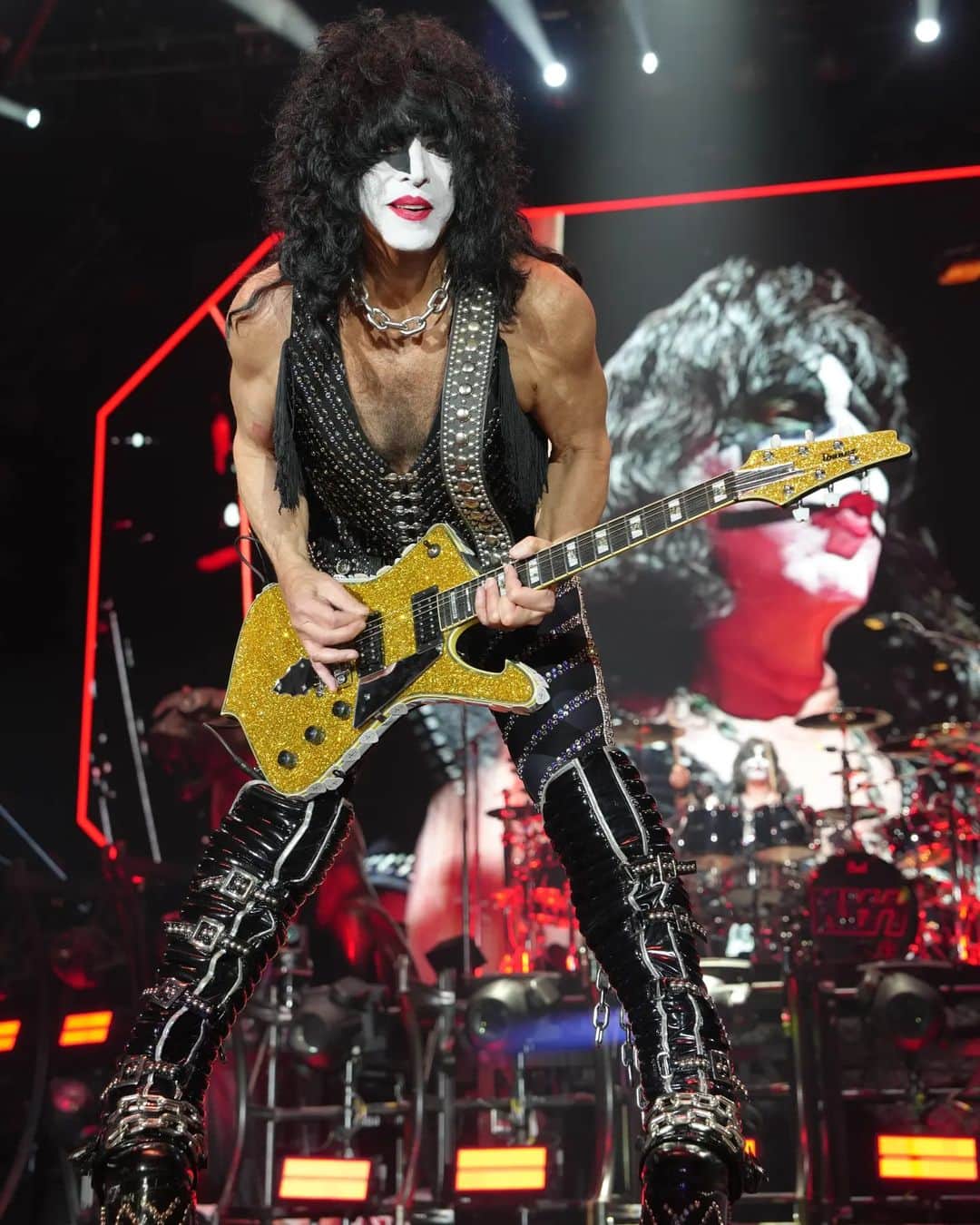 KISSのインスタグラム：「MANCHESTER!! You were AWESOME! I will NEVER forget you. - Paul  Photo:Keith Leroux」