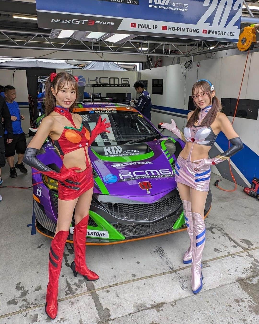 霧島聖子さんのインスタグラム写真 - (霧島聖子Instagram)「スーパー耐久シリーズ Rd.3 SUGO予選日お疲れ様でした🏁 ST-Xクラス参戦中のチームKCMGとエヴァンゲリオンレーシングがタッグを組み今回の菅生戦のみスポット参戦！！ まずは予選日会いに駆けつけて下さった皆さん本当にありがとうございました🥹🫶 初号機カラーのEVA RT TEST TYPE-01 KCMG NSX GT3、本当に格好良かったです💜 菅生のみの限定カラーリングなので是非明日も沢山マシンを見に来て下さい✨ 明日のGr-1決勝は202号車は5番手からスタートとなります！ ATフィールド全開‼️🛑 沢山の応援宜しくお願いします( •̀ᄇ• ́)ﻭ✧  あともう1つお知らせ😊 明日のスポンサーステージも15:00からなのですが、終わり次第ステージ近くにあるアルティアさんのブースにて物販サイン会を実施します-`📢⋆ アルティアさんのブースでグッズを購入下さった方にサインをしますのでぜひこの機会にお越しください👓  皆さん早速今日のお写真速報もありがとうございます！ ゆっくり整理してから掲載したいのでしばしお待ちを…💕  #evaracing  #kcmg  #スーパー耐久  #えすたい  #S耐  #エヴァンゲリオンレーシング  #エヴァレーシング  #真希波マリイラストリアス役  #マリ役  #スポーツランドsugo  #SUGO  #菅生」7月9日 1時01分 - seiko_kirishima