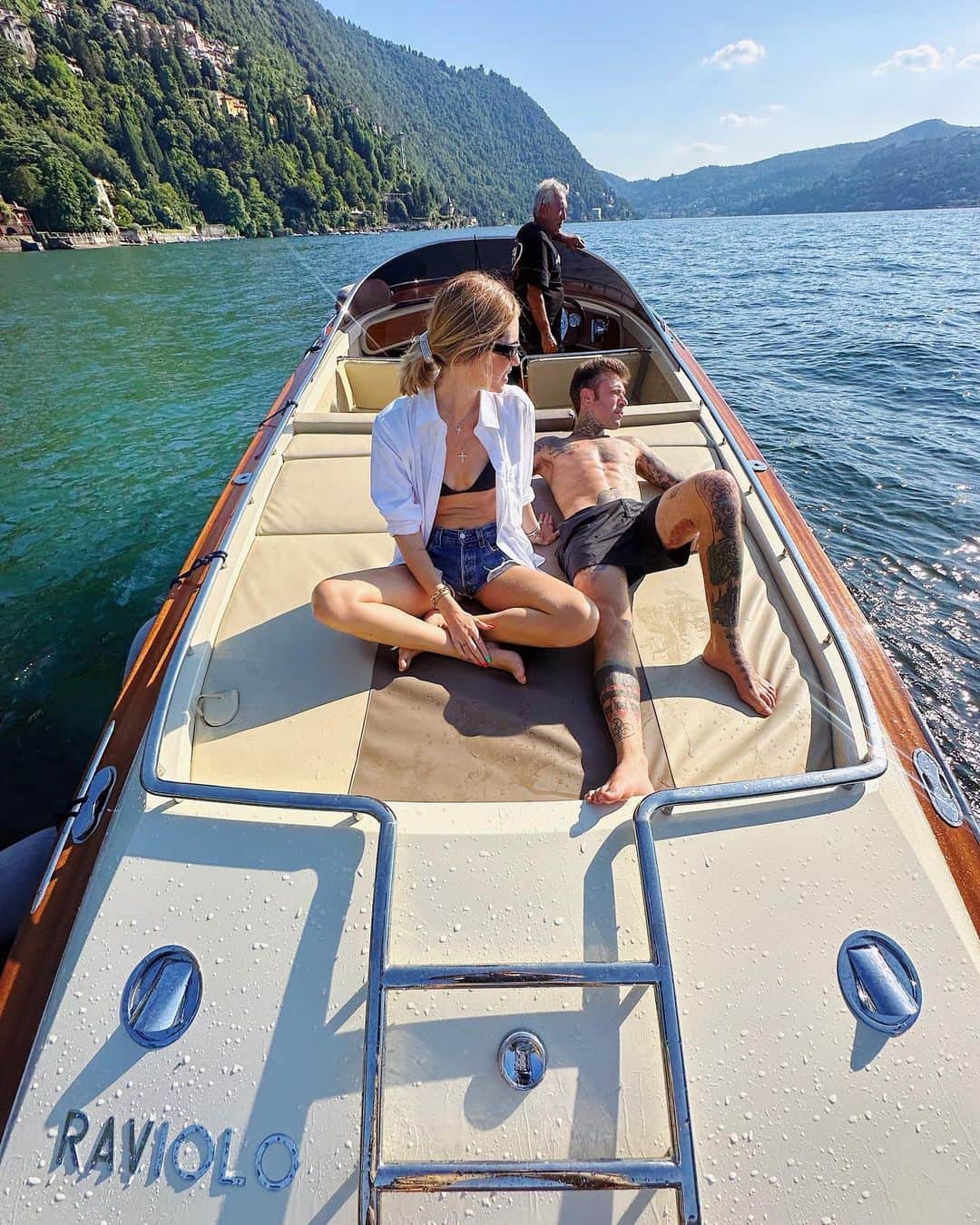 キアラ・フェラーニさんのインスタグラム写真 - (キアラ・フェラーニInstagram)「Lago di Como 💙」7月9日 1時01分 - chiaraferragni