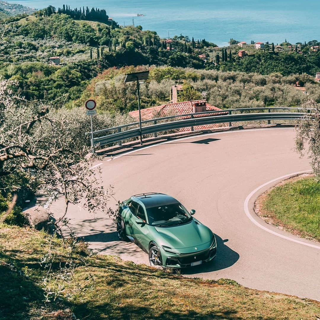 フェラーリさんのインスタグラム写真 - (フェラーリInstagram)「Timelessness is felt in this #FerrariPurosangue in Verde Dora.  #LakeGarda #FerrariTailorMade #DrivingFerrari #Ferrari」7月9日 1時05分 - ferrari