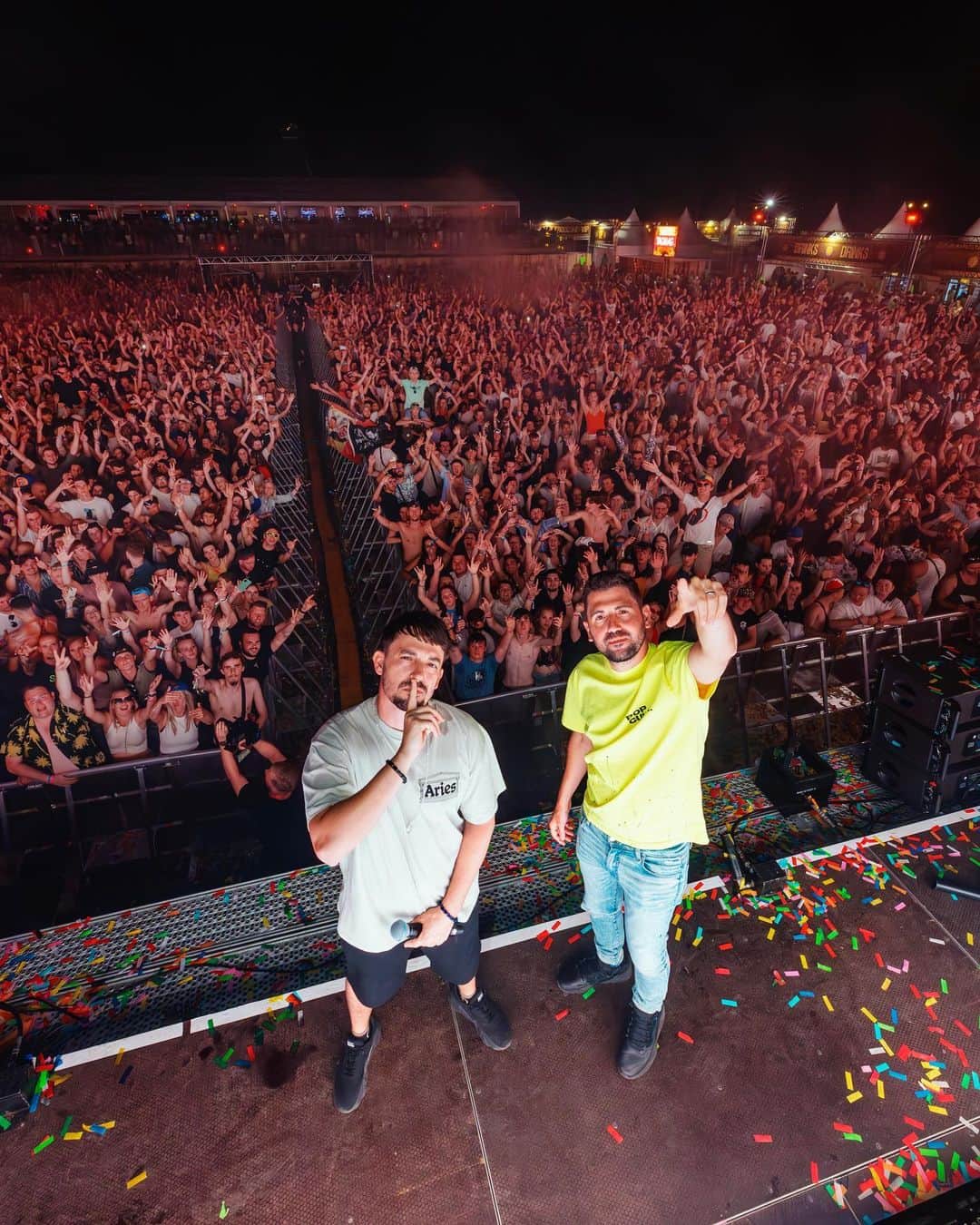 Dimitri Vegas & Like Mikeのインスタグラム：「Its always good to be Home! 🇧🇪 Thank you so much Belgium for the love & energy last night 🫶🏼」