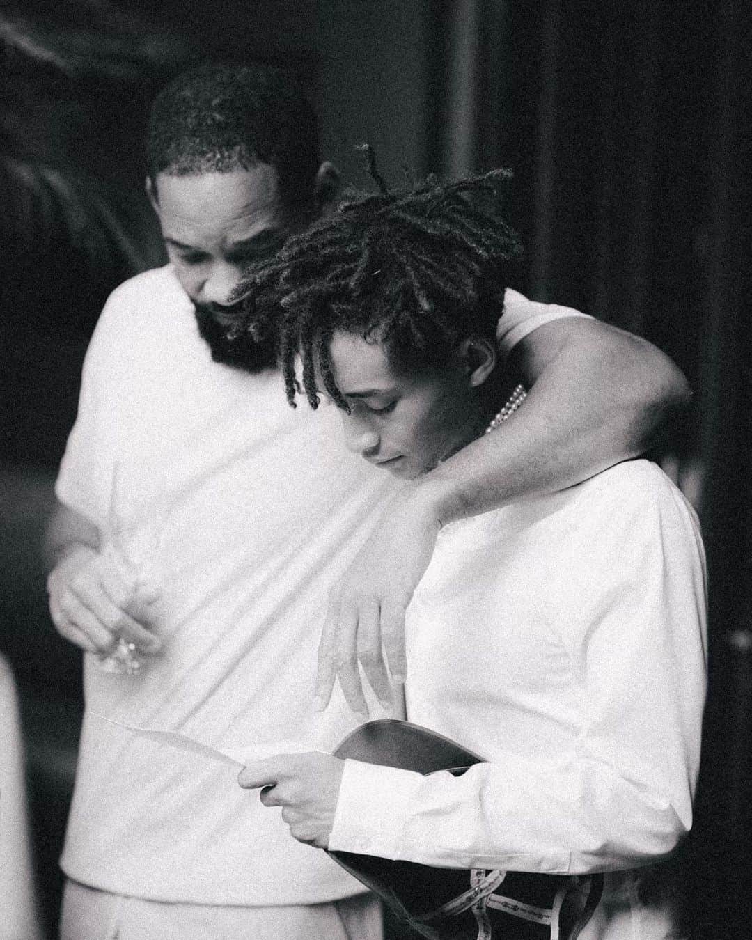 ウィル・スミスのインスタグラム：「Happy Birthday, J-Diggy. It’s crazy that you’re 25?!?! When I was 25 I had a 2 yr. old… I’m just sayin’… Wha’s up?  What you doin’ over there?  BTW, this is my favorite picture of us. 📷 @jas」