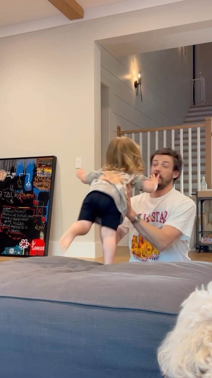 のインスタグラム：「Sharing this again because it’s my favorite. The full video is even more chaotic… ❤️」