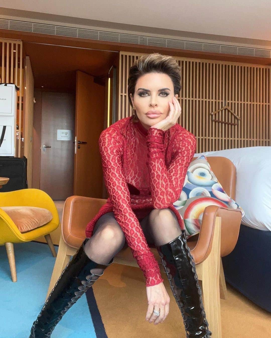 リサ・リナのインスタグラム：「Merci beaucoup, Paris 🇫🇷❣️ Au revoir until next time 🫶🏼」