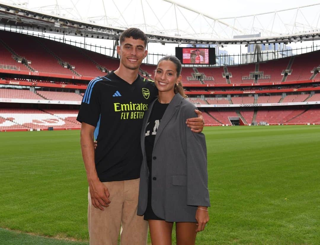 カイ・ハフェルツさんのインスタグラム写真 - (カイ・ハフェルツInstagram)「First day at our new home 🏡 🏟️」7月9日 2時23分 - kaihavertz29