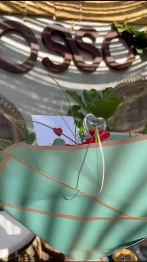 ホアキン・サンチェスのインスタグラム：「Feliz Aniversario mi amor!! Siempre a tú lado @susanayj7  En @nossomarbella todo es diferente 🤗💚🌹」