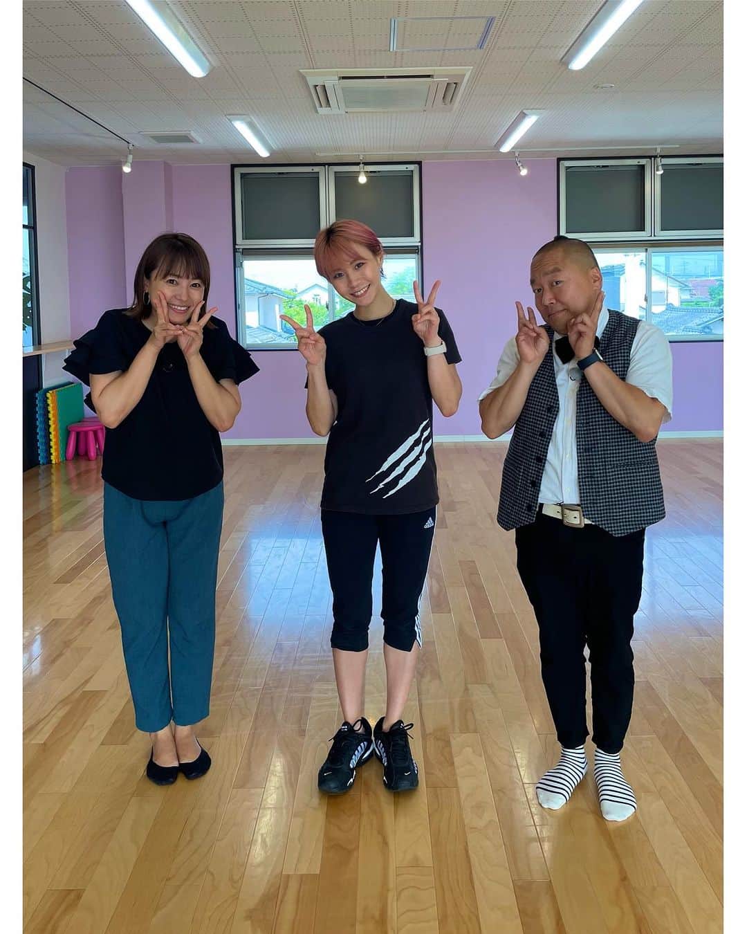 HARUKAさんのインスタグラム写真 - (HARUKAInstagram)「熊本のテレビ番組でトレーニング指導させてもらいました😊  おがっちさん、ちんねんさん とても素敵なお二人😊 楽しかったぁー🥰✨  @tkuwakatto  @ogaoga126  @chinnen_channel   #若っ人ランド #tku #熊本」7月9日 12時00分 - haruka_o8o4