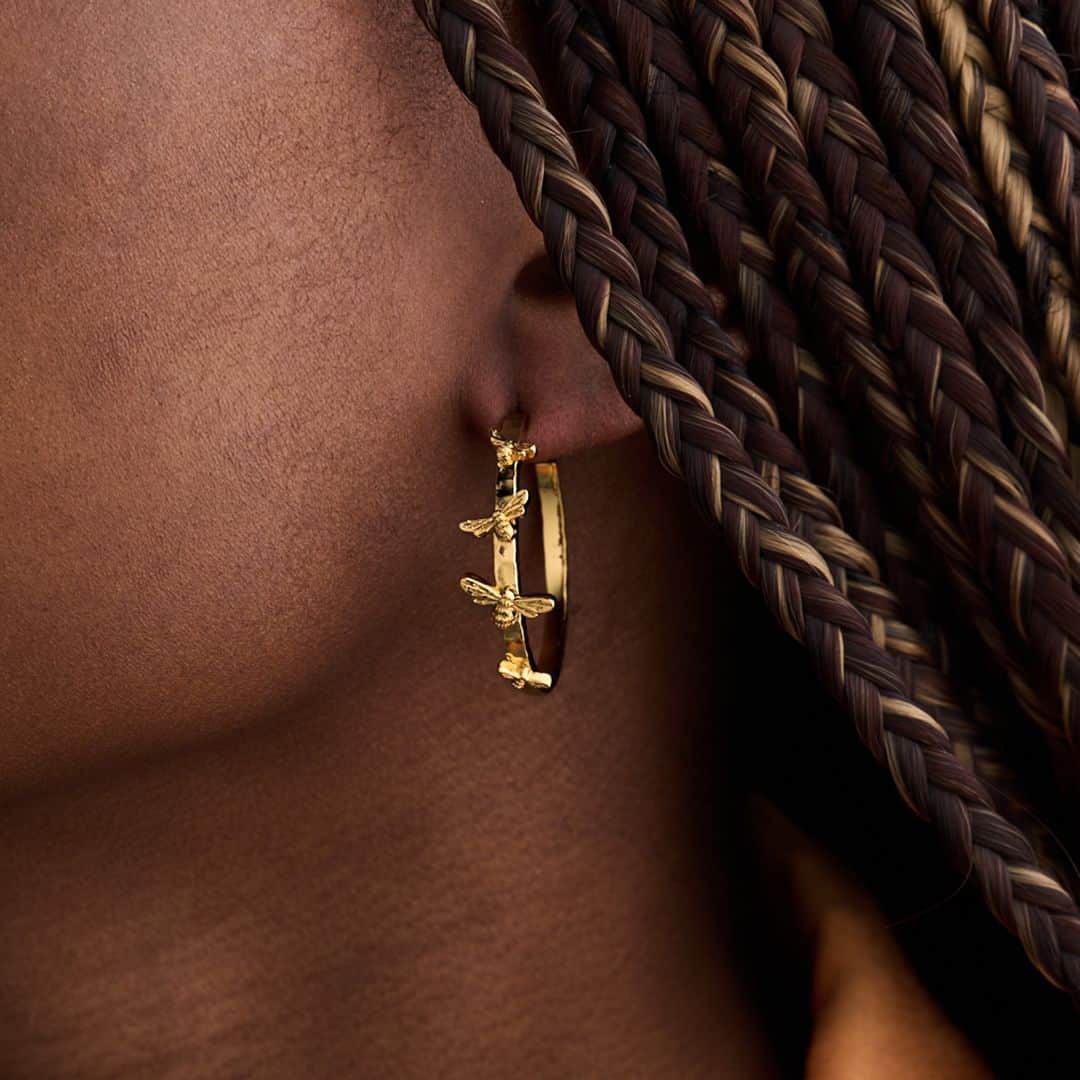 Olivia Burtonのインスタグラム：「Have you heard the latest buzz? We’ll give you a hint: it’s our Lucky Bee Statement Hoops.🐝  Available to shop with 30% off in our summer sale, while stocks last.」
