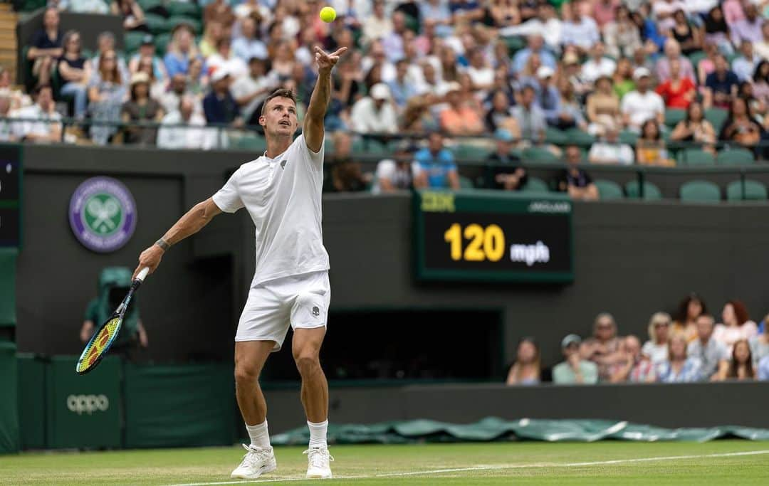 マートン・フチョビッチさんのインスタグラム写真 - (マートン・フチョビッチInstagram)「Third round is the final destination @wimbledon 🎾🌱🇬🇧 thanks for all the support, Court1 was unbeliveable today 👏🏻 @tourismbh」7月9日 3時36分 - fucsovicsmarci