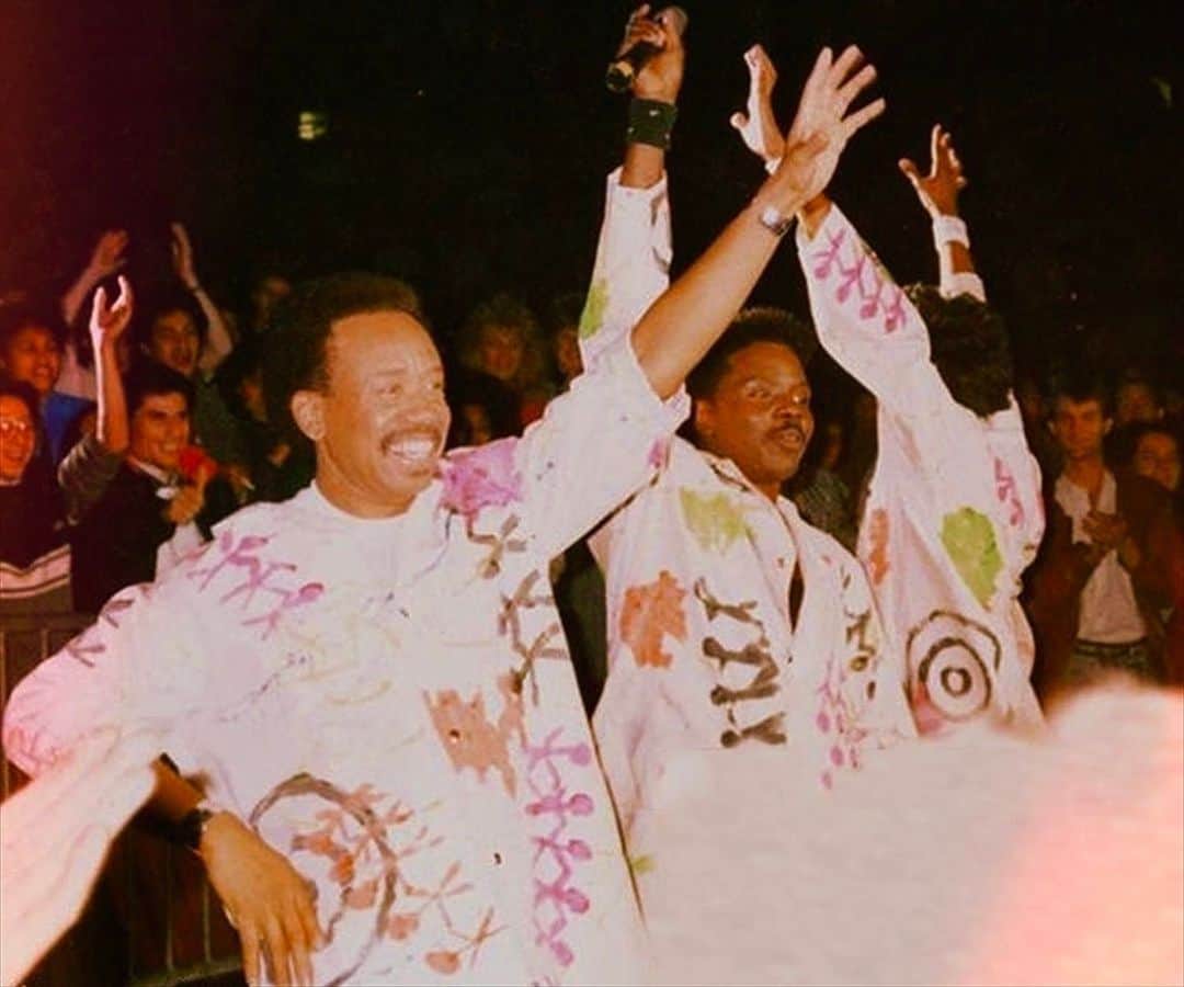 のインスタグラム：「#TB Enjoying the show of our lives in Ahoy, Rotterdam, 1990.  📸 Nick Spel」