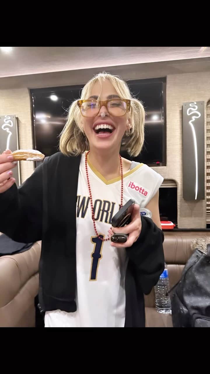 Carter Cruiseのインスタグラム：「NOLA WAS FUN. @fullyloadedfestival」