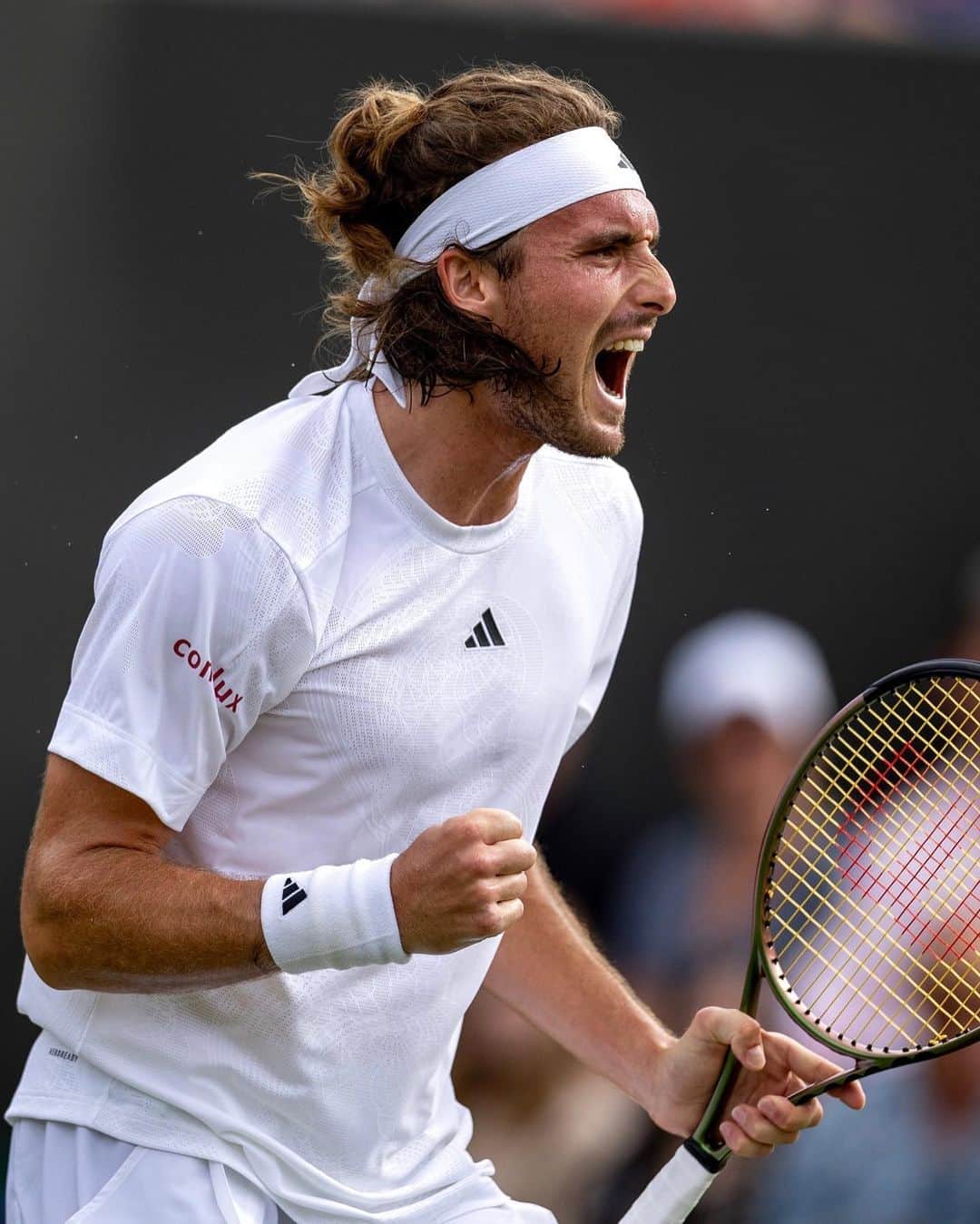 ステファノス・シチパスのインスタグラム：「Excited for week 2 @wimbledon  Felt your support all the way. Let‘s go! 🎾」