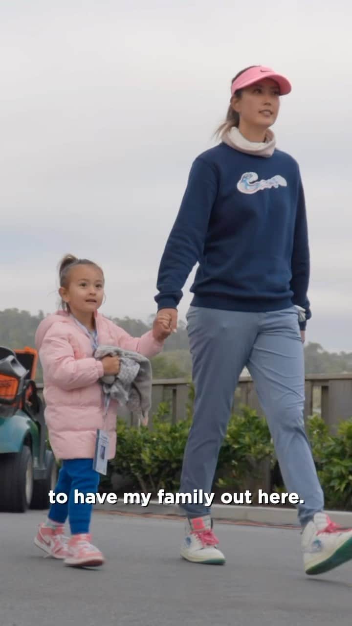 ミシェル・ウィーのインスタグラム：「To have my whole family here to support me this week has just been perfect. To have my husband on the bag was such a treat and to have my daughter see me make my final putt was everything.   I wouldn’t be here if it wasn’t for the support of my parents, coach, sponsors, and fans. You guys got me through the tough times and celebrated the highs with me. We went through it allllll, but we went through it together. 🙏🏼  The amount of love and support I have felt from everybody has just been so incredibly amazing. Thank you thank you thank you for everything. My journey is still just beginning and I’m excited for what’s to come. ❤️❤️❤️」