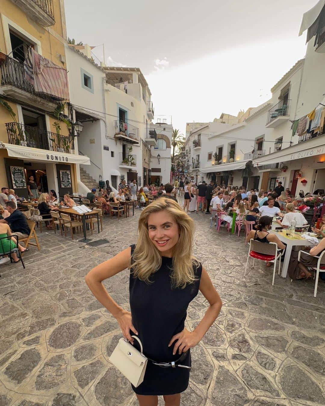 Xenia Adontsさんのインスタグラム写真 - (Xenia AdontsInstagram)「Hola from Ibiza 🌞🌙」7月9日 4時27分 - xeniaadonts