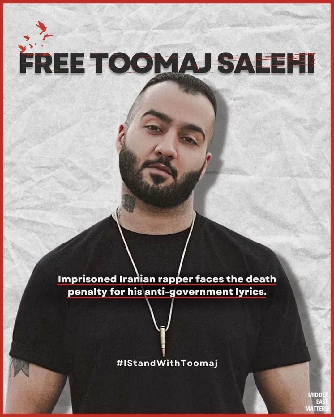 Ebiのインスタグラム：「Imprisoned Iranian rapper Toomaj Salehi (@toomajofficial) fearlessly criticizes Iran's regime through his powerful lyrics, exposing corruption, poverty, state executions, and the oppression of protesters. He now faces the death penalty.  Join us in demanding his immediate release. #FreeToomajSalehi  Click on the link in our bio to take action!」