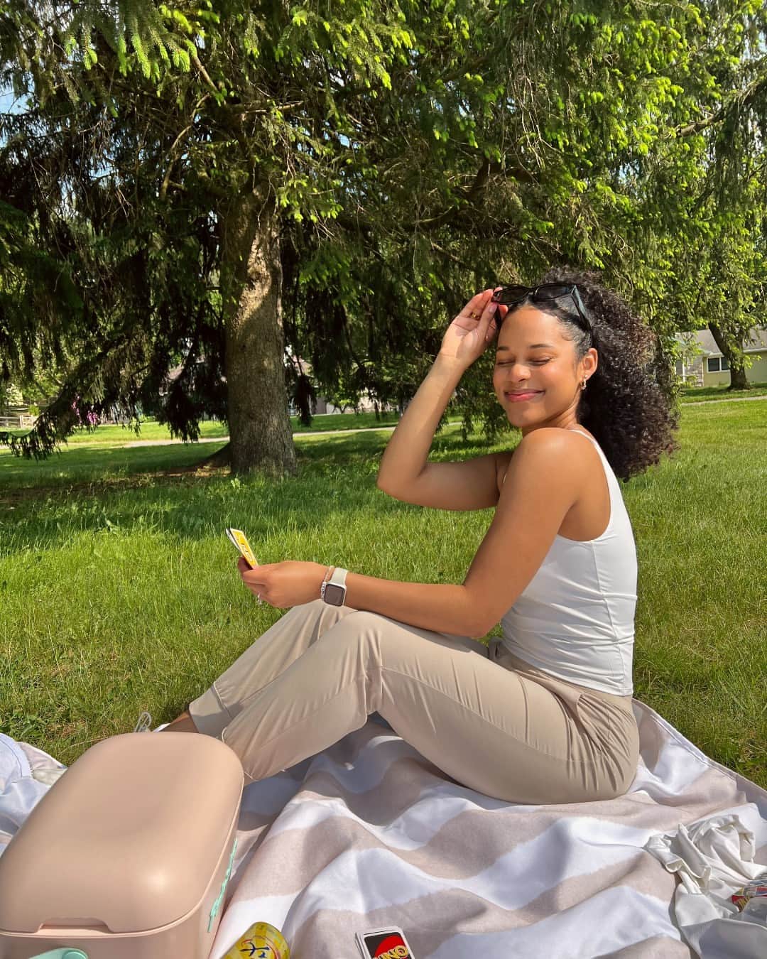 uniqlousaさんのインスタグラム写真 - (uniqlousaInstagram)「Pack up a picnic + enjoy the summertime sun in lightweight, form-fitting AIRism styles! 🧺  @melodyslife wearing: -AIRism Sleeveless Bra Top (with built in bra) -Ultra Stretch AIRism Jogger Pants -AIRism Mesh UV Protection Full-Zip Hoodie  #Uniqlo #Uniqlousa #summer #summeroutfits」7月9日 4時51分 - uniqlousa