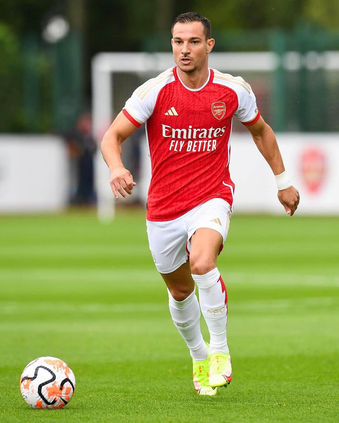 セドリック・ソアレスさんのインスタグラム写真 - (セドリック・ソアレスInstagram)「Getting in shape 💪🏻⚽ #Arsenal #COYG #Gunners #PreSeason #Work」7月9日 5時07分 - cedricsoares41