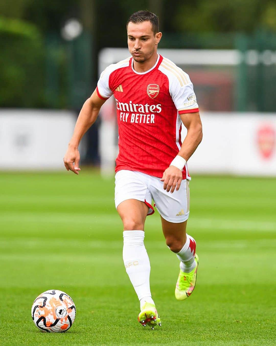 セドリック・ソアレスさんのインスタグラム写真 - (セドリック・ソアレスInstagram)「Getting in shape 💪🏻⚽ #Arsenal #COYG #Gunners #PreSeason #Work」7月9日 5時07分 - cedricsoares41