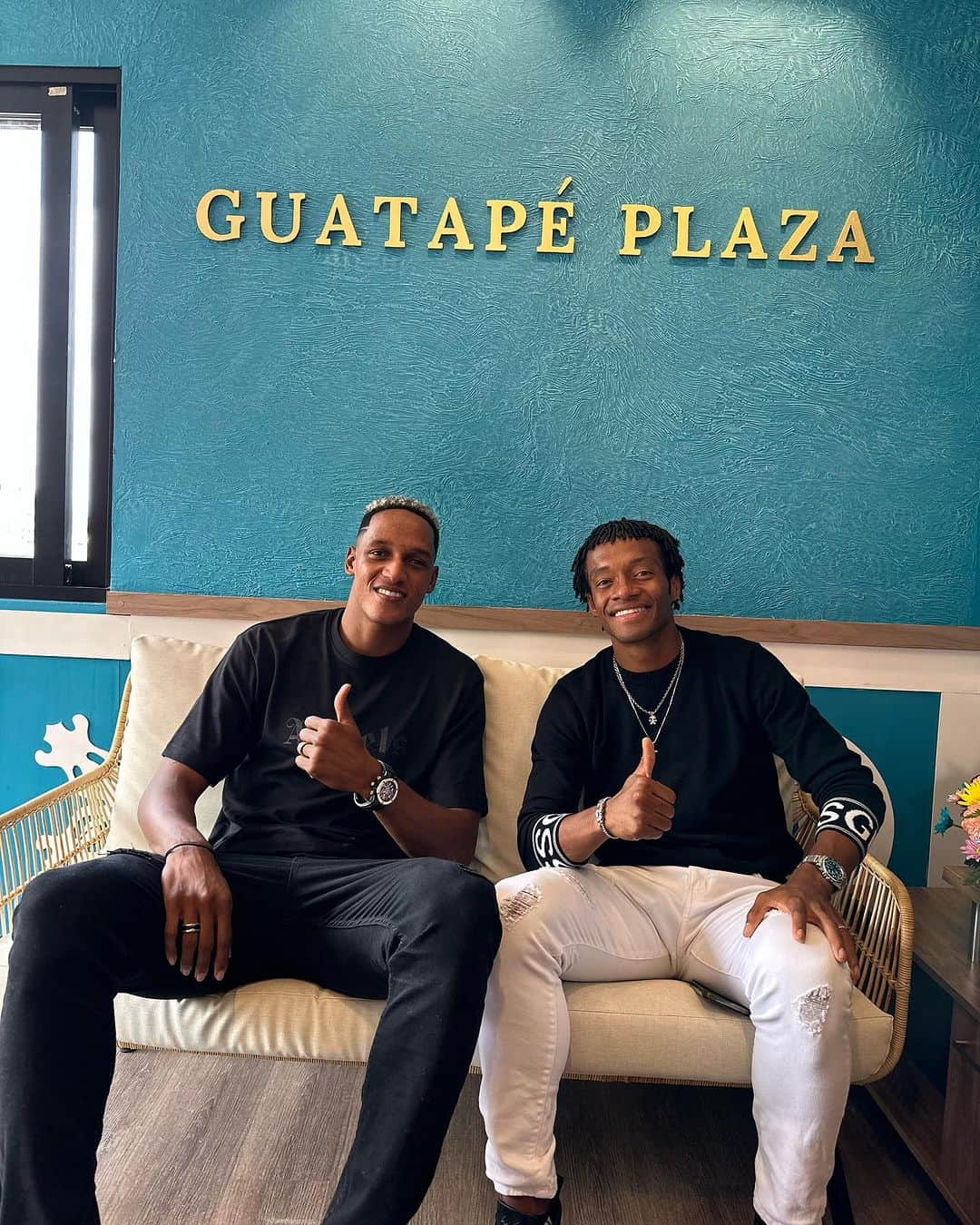 ジェリー・ミナのインスタグラム：「Guatape Plaza, nuestro proyecto. Muy agradecido por hacer parte de este proyecto tan inmenso. Gracias Dios por hacer de este sueño una realidad 🙏🏻」