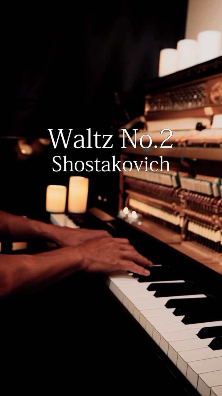 望月衛介のインスタグラム：「I think nostalgia is love.☺️  #shostakovich #waltz #thesecondwaltz   #eisukemochizuki  #piano #pianist  #composer  #healing #heal #chill #chillmusic  #newage  #newagemusic  #classic #classical  #ピアノ #ピアニスト #癒し #ニューエイジ #ヒーリング #作曲 #満月作曲 #望月衛介 #fullmoon #満月」