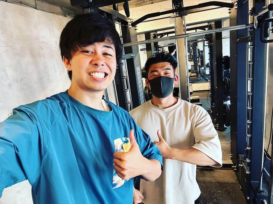 マサイのインスタグラム：「トレーニング完了✅ マエティー先生に教わりながら、徐々に自分の体の状態がわかってきた！  マチョマチョ目指すぞー！！」