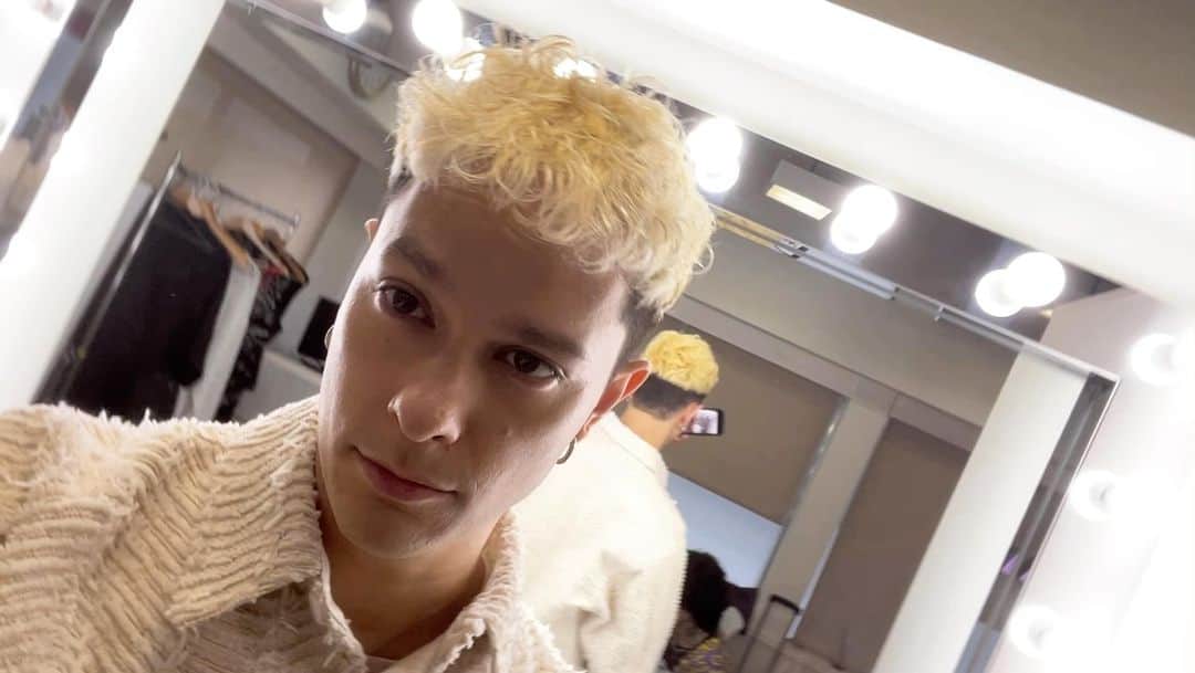 のインスタグラム：「今日は撮影、明日明後日はTRIPLE AXE #🪓🪓🪓 Cut @choonmi  Styling @akizukiyosuke」