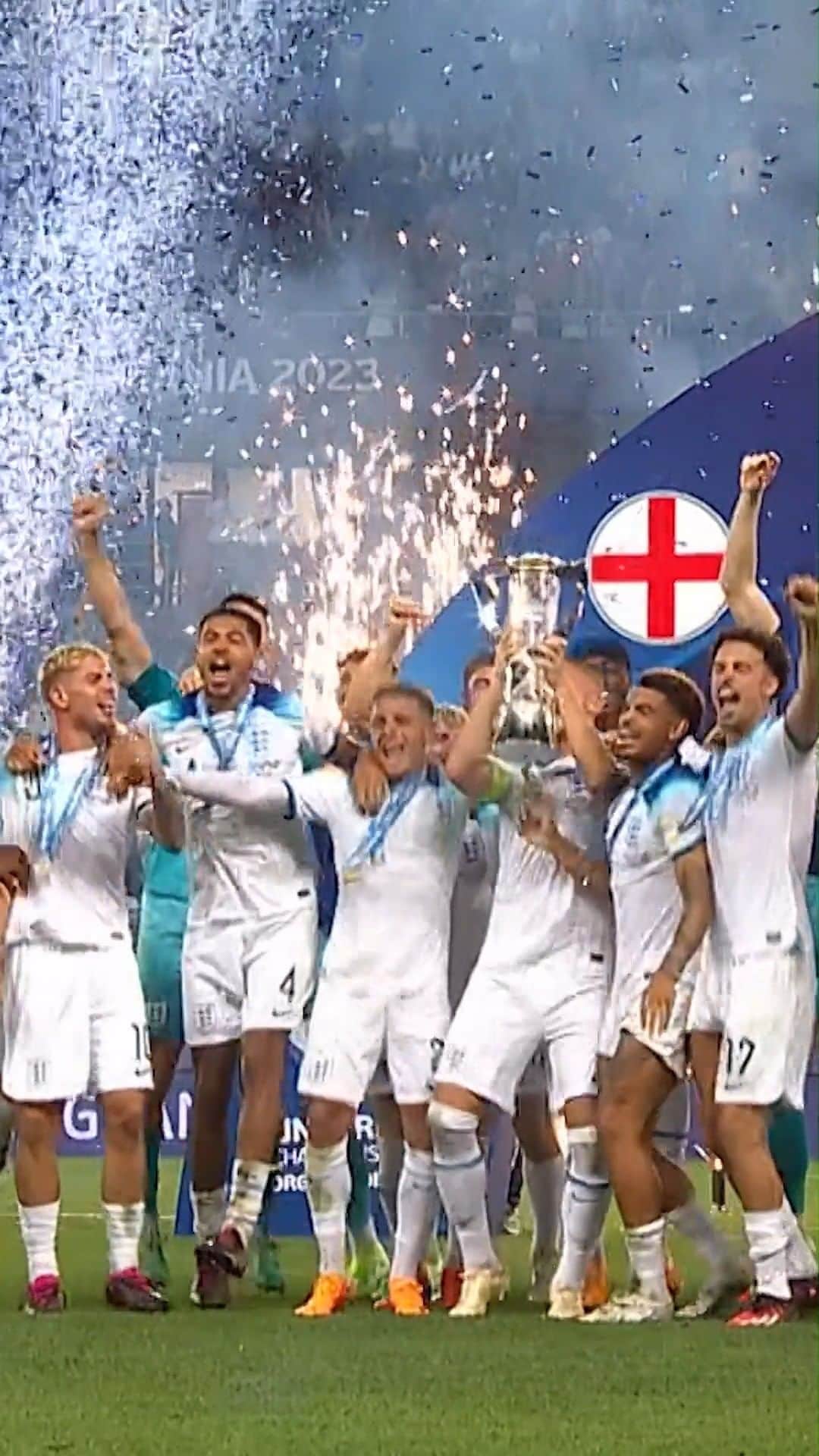 UEFA.comのインスタグラム：「Crowning moment 👑  #U21EURO」