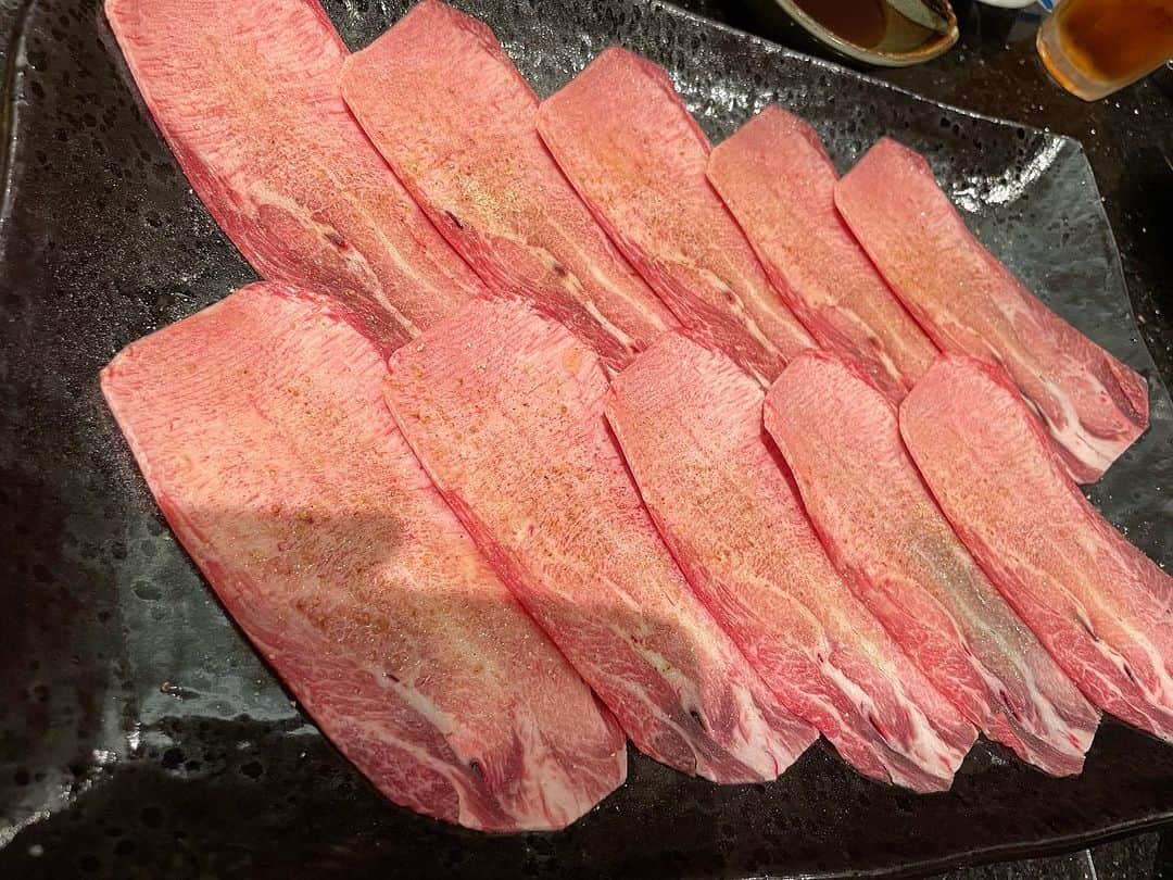 西井隆詞さんのインスタグラム写真 - (西井隆詞Instagram)「仕事明けに 入江社長にうまい焼肉 利花苑に連れて行って頂きました どれも絶品で美味かったぁぁぁ‼️ ご馳走サマンサタバサでした😋  #福岡県 #博多 #rabbitboost #bbq #bar #焼肉 #利花苑 #伝説作られた河合会長 #ありがとバンダリでございました #ラジバンダリ西井」7月9日 16時13分 - razibandari
