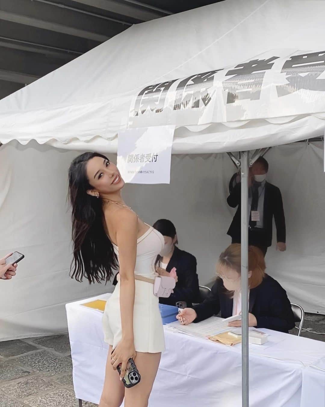 ヴァネッサみどりのインスタグラム：「今回🇯🇵に帰ったのはママを松田聖子さんのライブに招待するためでした❤️ それにしても可愛いママ❤️ #一生親孝行 していけますように🤍  松田聖子様はやっぱりレジェンド🥲なにもかも完璧なライブだった🥹  這一次我回去日本是為了帶我可愛媽媽去看她最愛的松田聖子🥹」
