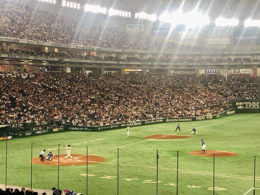 佐藤由季さんのインスタグラム写真 - (佐藤由季Instagram)「先日、久しぶりに プライベートで東京ドームへ⚾️ この日の試合は負けてしまったけれど… ただただ楽しかった🍻🙌 そして素晴らしい投げ合いだった⚾️✨ やはり東京ドームのあの空間は 私にとって特別で思い出が沢山あって… #最高でーーーーす ⚾️ 急遽伺ったので、ご挨拶出来なかった皆さん すみません🙇‍♀️ 兄さんの姿はしっかり見届けました😂🎤  #東京ドーム  #giants  #ジャイアンツファン  #フリーアナウンサー  #佐藤由季  #ビールとポテトと野球は最強の組み合わせ  #負けてしまったのはやはり悔しくて控えめな写真 😅」7月9日 7時38分 - yukisato0710