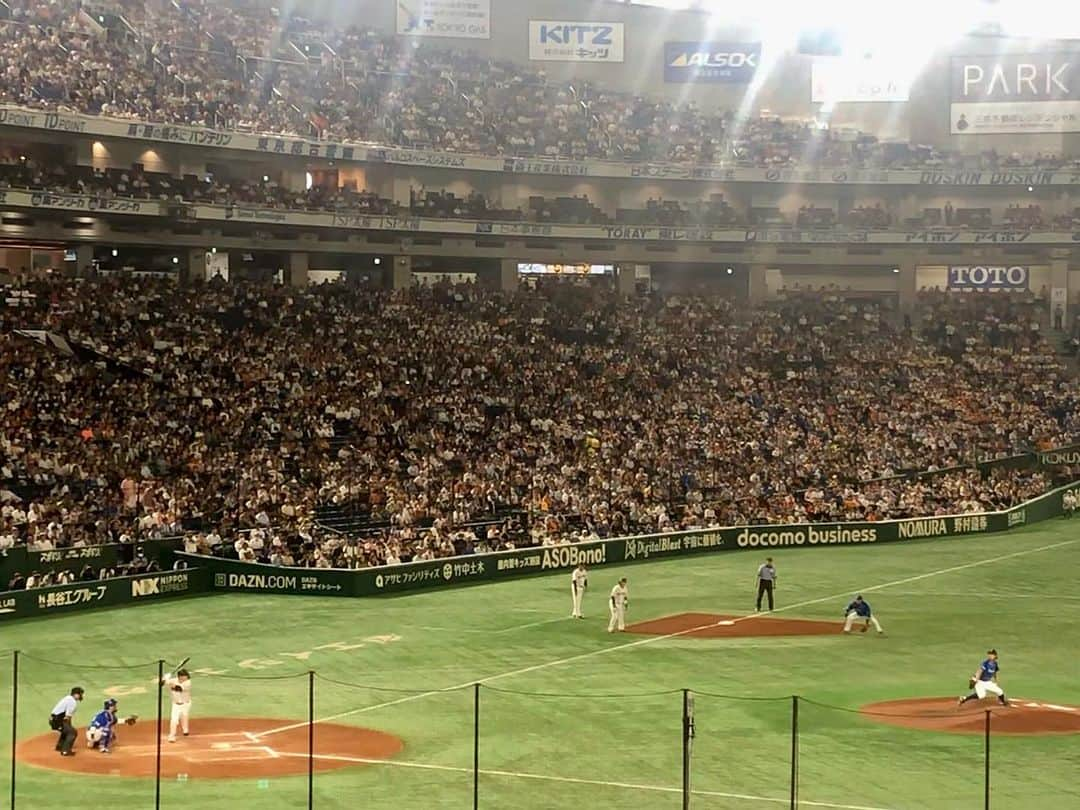 佐藤由季さんのインスタグラム写真 - (佐藤由季Instagram)「先日、久しぶりに プライベートで東京ドームへ⚾️ この日の試合は負けてしまったけれど… ただただ楽しかった🍻🙌 そして素晴らしい投げ合いだった⚾️✨ やはり東京ドームのあの空間は 私にとって特別で思い出が沢山あって… #最高でーーーーす ⚾️ 急遽伺ったので、ご挨拶出来なかった皆さん すみません🙇‍♀️ 兄さんの姿はしっかり見届けました😂🎤  #東京ドーム  #giants  #ジャイアンツファン  #フリーアナウンサー  #佐藤由季  #ビールとポテトと野球は最強の組み合わせ  #負けてしまったのはやはり悔しくて控えめな写真 😅」7月9日 7時38分 - yukisato0710