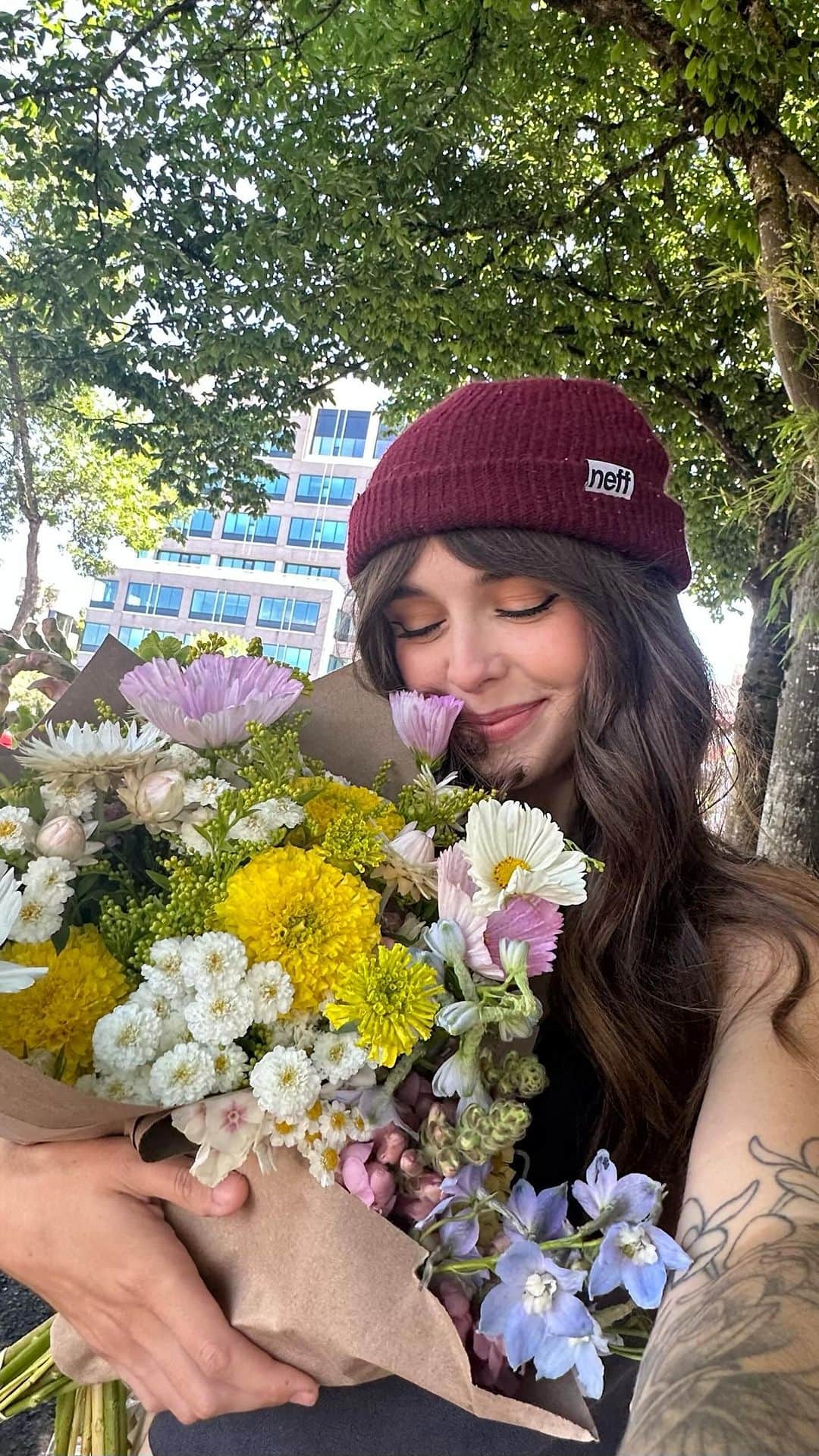 Acacia Brinleyのインスタグラム：「Spend a Saturday morning with me! 💐🥺🤎🧸🧚🏻🌲the full length vlog w/ lots of talking is over on my TikTok if you wanna go see it!」