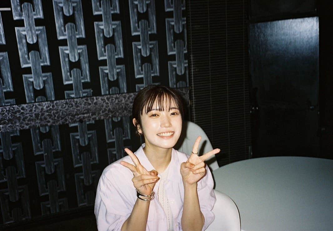 美山加恋のインスタグラム：「関東のみなさま 第一話ありがとうございました‼️  1話の場面写真ソロver.ちょこっと公開。 どの部分か、わかりますよね…？  関西では本日夜11:55〜放送開始です！！  早苗のぐちゃぐちゃな、体当たりの成長、見届けてください。  #佐藤大樹 #美山加恋 #工藤遥 #松岡広大 #曽田陵介 #ABCテレビ 7/9(日) よる11:55～ #テレビ朝日 7/8(土) 深夜2:30～ @dramal_abctv」