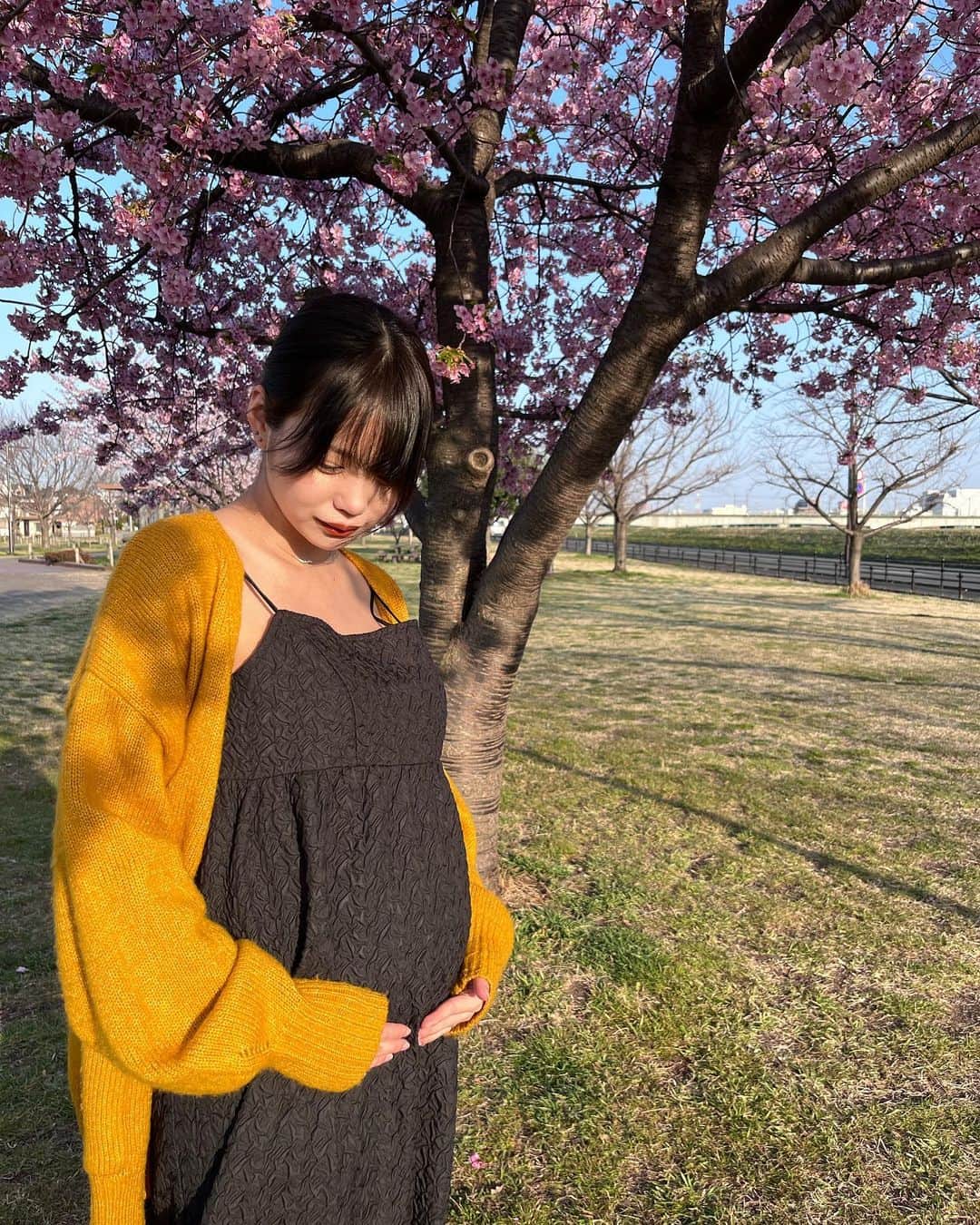 比嘉奈菜子のインスタグラム：「🤰🏻→🤱🏻  #baby #konny #momlife #babyboy #boy  #mybaby #抱っこ紐 #konny抱っこ紐 #0 #赤ちゃん #赤ちゃんのいる生活」