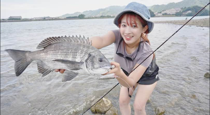 マルコスのインスタグラム：「おはまる！🐟  この間のチヌトップの魚😙  アマゾンから帰ったらまたしたいな〜🎣🎣  ここ数日、準備におわれております😂😂  頑張れあと少し〜。  #釣り　#チヌ　#クロダイ　#マルコス　#怪魚ハンター」