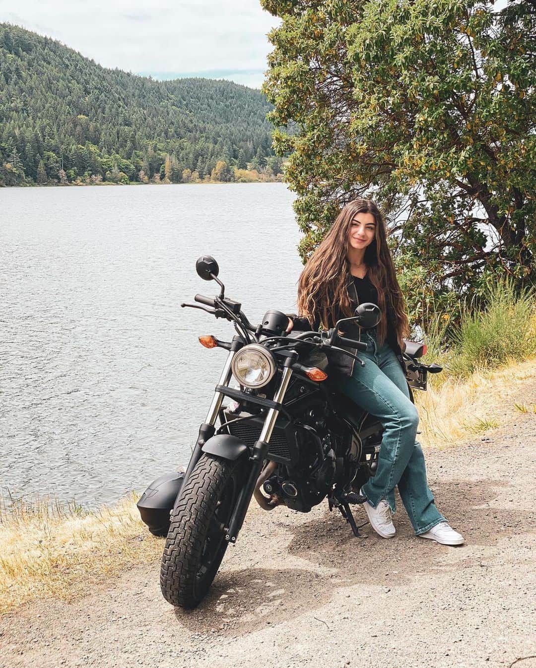 Honda Powersports USさんのインスタグラム写真 - (Honda Powersports USInstagram)「Approachable and affordable, the #Rebel500 is the ideal entry-level cruiser. Just ask @tessabarresi ❤️ #RideRed」7月9日 9時15分 - honda_powersports_us