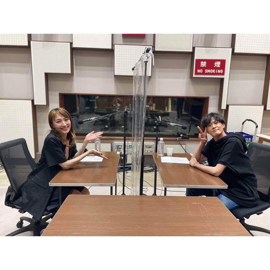 望海風斗のインスタグラム：「📻 本日21:00〜 #ラジオ #NHKFM #望海風斗のサウンドイマジン #毎週日曜夜9時 ゲスト #新納慎也 さん ⁡ N2Nぶりの新納さん✨当時はチームが違ったのであまりお話し出来ず…ここぞとばかりに聞きたいことを沢山聞きました‼︎ ⁡ 新納さんの#音 は、私もよく聞く音で、 でもリスナーの皆さんは聞いたことないんじゃないかなー☺︎ ⁡ 聴き逃しは #らじるらじる で何度でも！ #公式Twitterも宜しく」