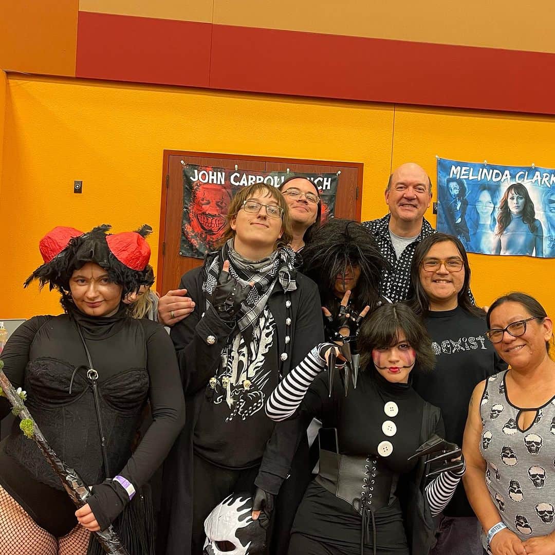 ジョン・キャロル・リンチのインスタグラム：「Met the Reyes family at @madmonster thanks for coming by. @rockerslashdasherdaxrr」