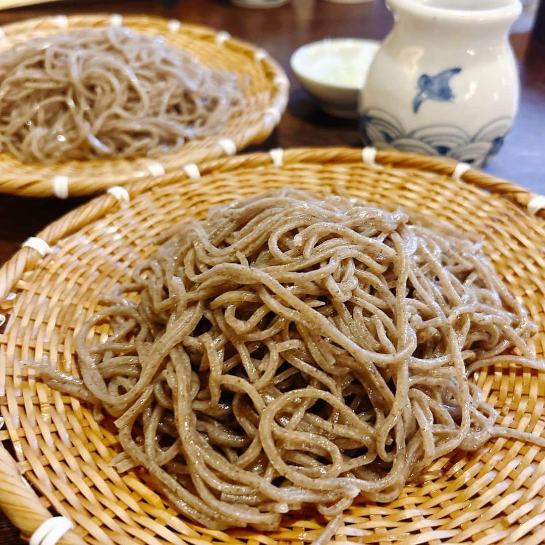 葉月里緒奈さんのインスタグラム写真 - (葉月里緒奈Instagram)「あれこれつまんで〆はお決まり田舎そば。 #蕎麦#石はら#石はら世田谷本店 #竹輪の磯辺揚げ #馬刺し#鴨ロース#つぶ貝のバター醤油焼き #だし巻き卵#田舎そば#家族ご飯#食後はカラオケ3時間#カロリー消費できたかな #rionahazuki」7月9日 9時58分 - riona_hazuki
